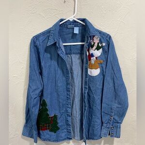 Holiday editions chambray denim ugly Christmas button down shirt size medium
